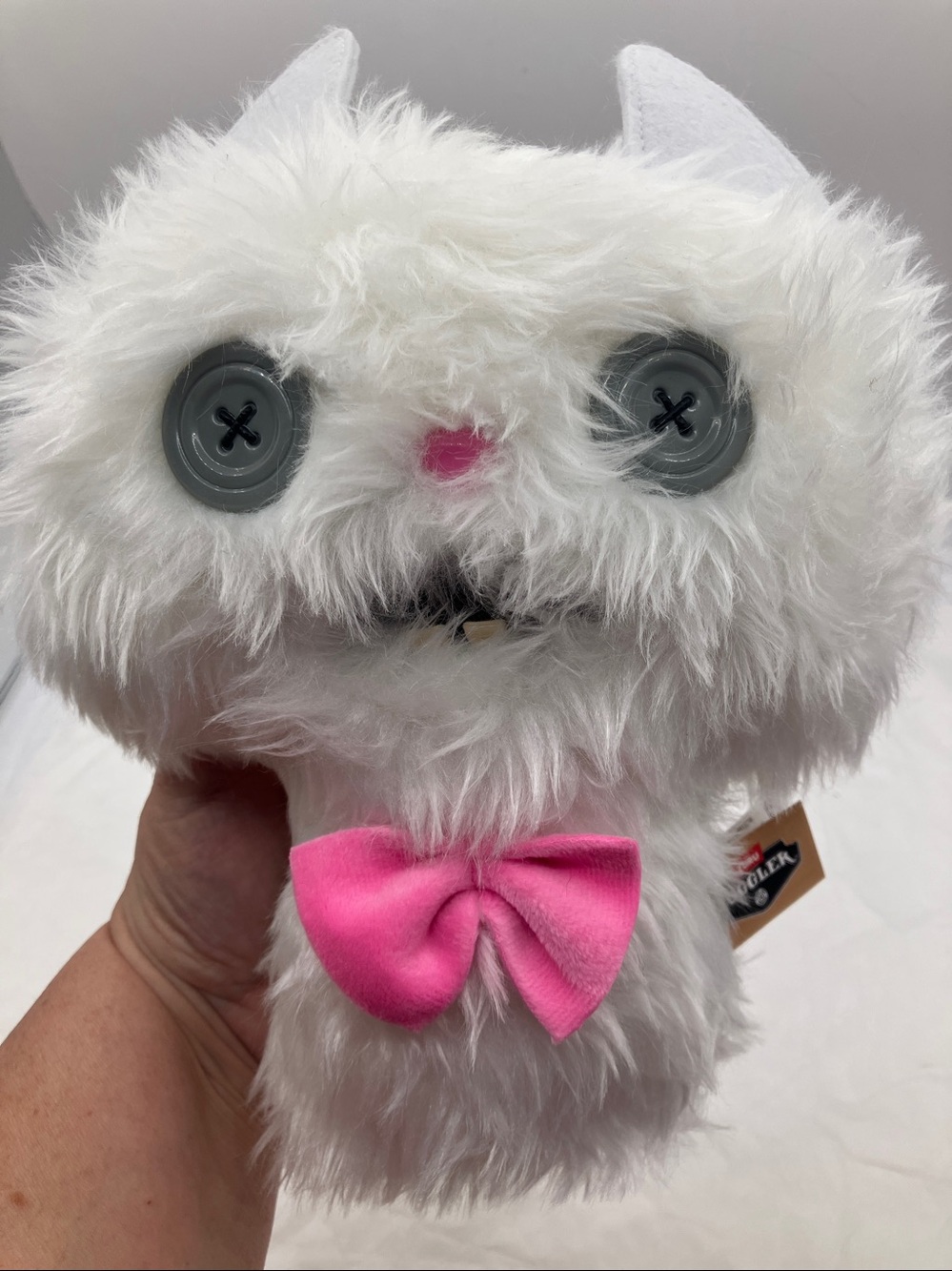NWT ZURU Fuggler Alley Cats White Furry Plush - Button Eye